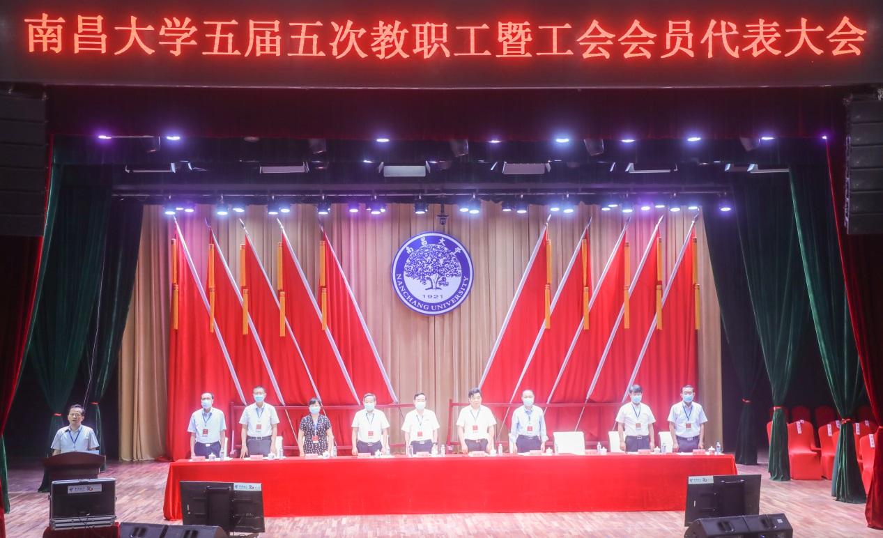 意昂体育3超级联赛图片